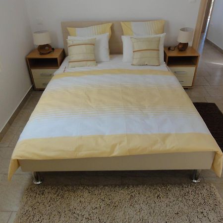 Apartments Cubela Beautiful Garden Trogir Luaran gambar